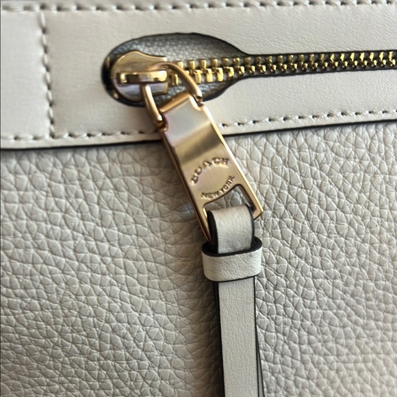 Coach White Crossbody Bag - Picture 3 of 17